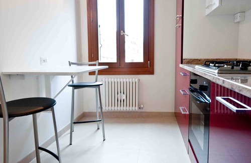 Santa Croce Apartment | Luxury Waterside Apartment With Courtyard Garden