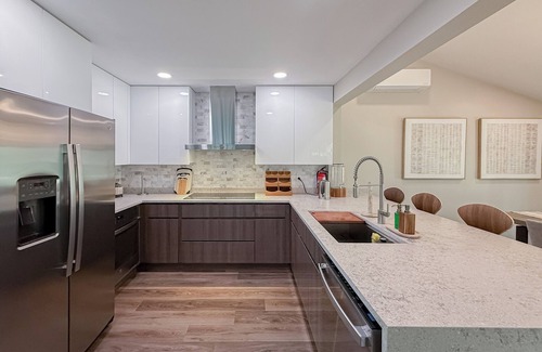 East Stroudsburg House | Luxury Wellness Estate. Private SPA, Pool, Sauna & Cinema.