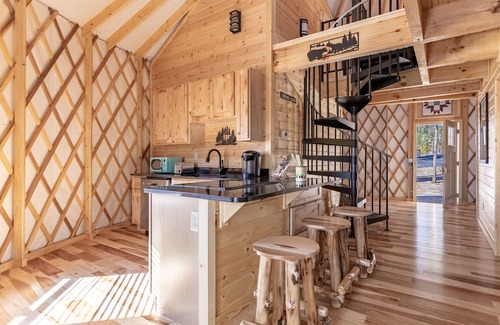 Pigeon Forge Cabin | Luxury Yurt Cozy & Fun 1br/1bth, experience it, Private Deck w Grill & HotTub