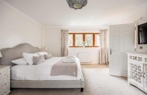 Broadstone Villa | Luxury6BedHouse-HotTub-GamesRoom-Amar Luxury Stays