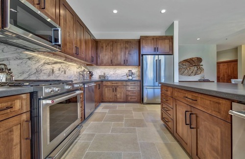 Lakeside Park Condo | Luxury 4br Steps From Heavenly Village & Gondola 4 Bedroom Condo by RedAwning