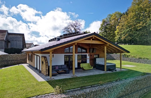 Eppenschlag Ski Chalet | 'Luxus-Chalet-Mühlberg' with Mountain View, Private Terrace and Wi-Fi