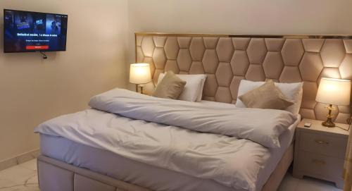 Lahore House | Luxus Gold Villa DHA Near Airport & Raya