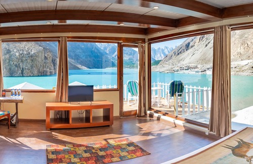Hunza Hotel | Luxus Hunza Attabad Lake Resort