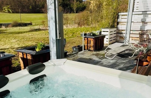 Loogh Apartment | Luxus Private Suite mit Sauna, Effektkamin und Terrasse