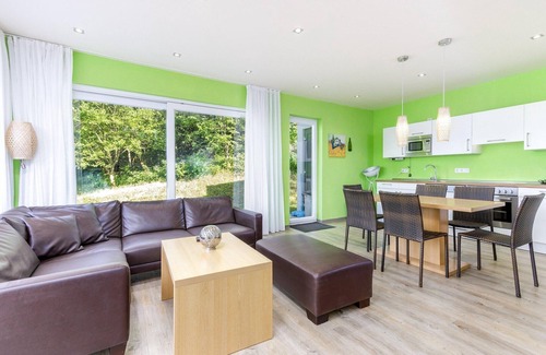 Waxweiler House | Luxusbungalow im Campingpark