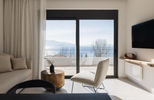 Paleros Apartment | Luzazul 2 bed apartment with jacuzzi and sea view