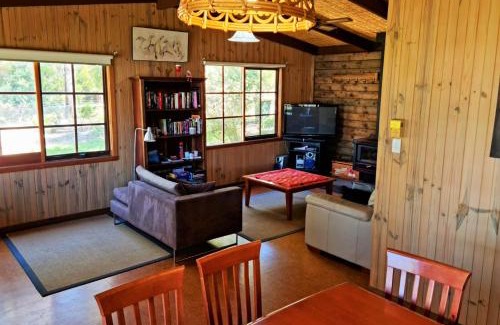 Ventnor House | Lyall Street Beach Cabin