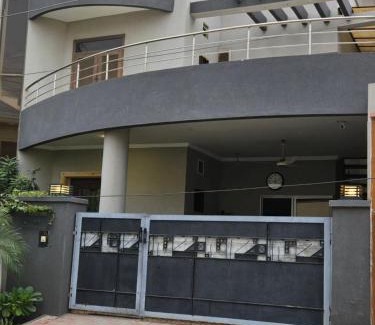 Faisalabad House | Lyallpur Home Stay