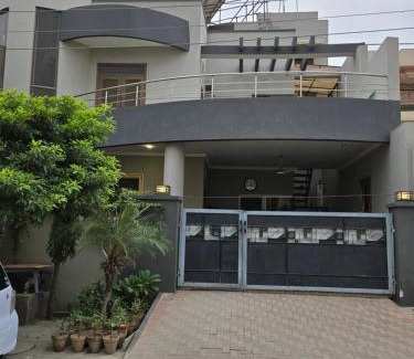 Faisalabad House | Lyallpur Home Stay