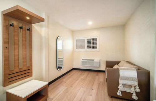 Fairfax District Hotel | LYFE INN & SUITES by AGA - Beverly Hills