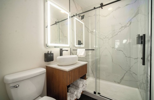 Fairfax District Hotel | LYFE INN & SUITES by AGA - Beverly Hills