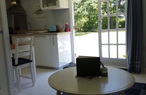 New Forest District Cabin | Lymington Self-Catering Garden Retreat