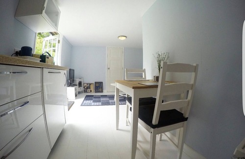 New Forest District Cabin | Lymington Self-Catering Garden Retreat