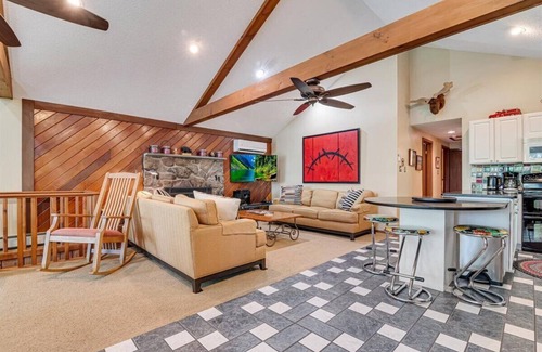 Tafton Ski Chalet | Lyndale - Unbelievable Lakefront Beauty - 5 bedrooms