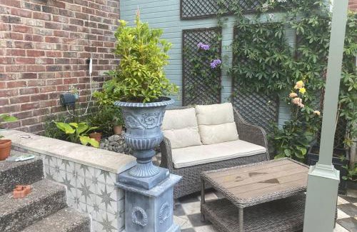 Huyton House | Lyndhurst - Victorian villa with heated pool