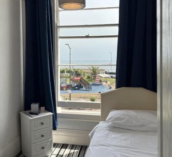 Teignmouth House | Lynton House Hotel