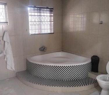 Ethekwini House | Lytton guest house