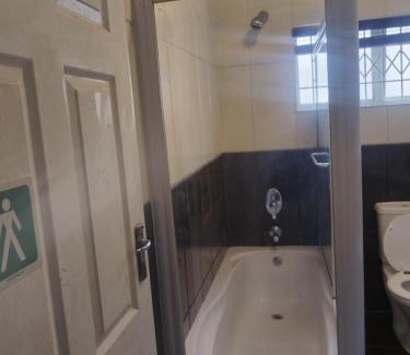 Ethekwini House | Lytton guest house