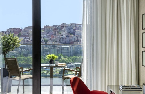 Sakarya Hotel | Mövenpick Hotel Istanbul Golden Horn