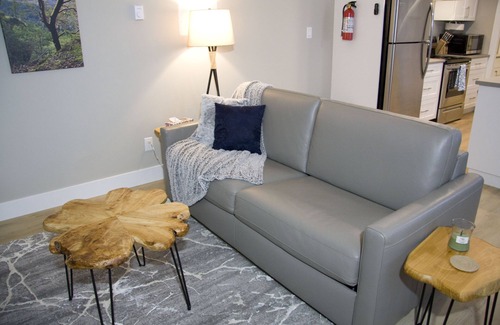 North Cowichan Apartment | M&M's Maple Bay Mountain Guesthouse