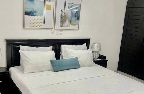 Abobo Apartment | M & M Penthouse, 3 Bedrooms Salon Villa Complete