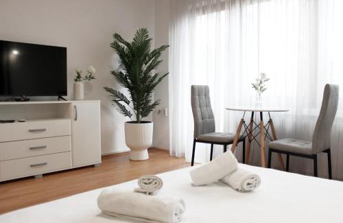 Kisela Voda Apartment | M Stay