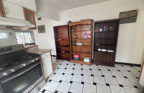 Alhambra Villa | M3-Spacious 4-bedroom villa in awesome Alhambra with WiFi, AC