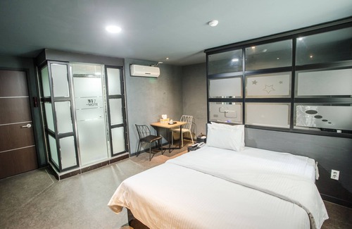 Chilgok-gun Hotel | M7 Business Hotel