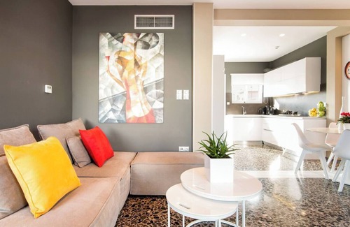 Athens Apartment | Ma Maison N°1 Penthouse/Acropolis view/Huge Sundeck/315 Mbps/3' to metro station