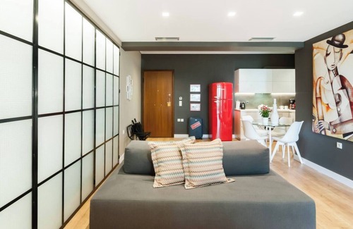 Ano Patisia Apartment | Ma Maison N°2 Luxury Suite/Parking/Big balcony/15' to Acropolis by metro/300Mbps