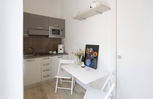 Pompei Bed & Breakfast | MA RI Apartments