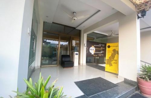 Lahore Apartment | Maati Spaces - Rooms with Kitchen