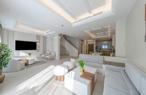 King Abdul Aziz Road Villa | Mabaat-Jasmine Greek Villa 4BR- 583 Villa 11
