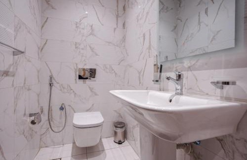 Hera Street Apartment | Mabaat-Lilium Al Salama - 513 A 2BR 16