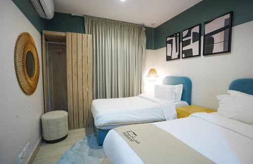 King Abdul Aziz Road Villa | Mabaat-White Pearl Compound 600 D Villa 30