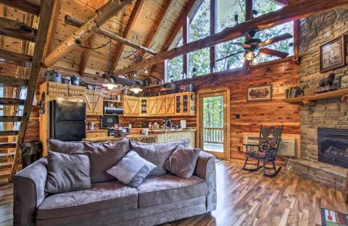 Goodson House | Macks Creek Cabin on 30 Acres with Dock and Watercraft