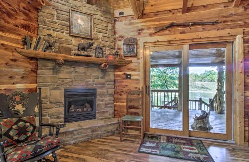 Goodson House | Macks Creek Cabin on 30 Acres with Dock and Watercraft