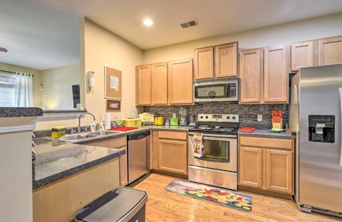 Macon House | Macon Townhome with Patio - 5 Mi to Downtown!