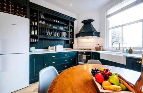 Chelsea Apartment | Made in Chelsea- 2 bed by Out of Office Lifestyle