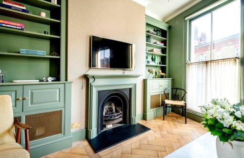 Chelsea Apartment | Made in Chelsea- 2 bed by Out of Office Lifestyle