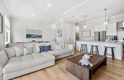 Madeira Beach House | Madeira Beach townhome