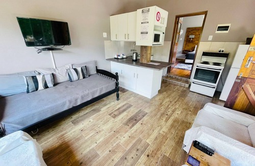 Komani House | Madeira Bed