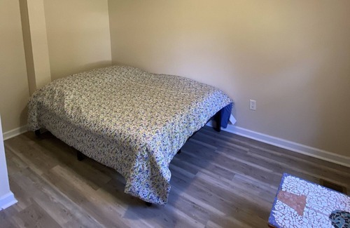 Madison House | Madison Lilly Pad Across from marina, close to Ohio river, trails, Clifty Park.