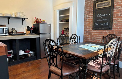 Madison House | Madison Manor By the River: Sleeps up to 15, Walk to Historic Downtown