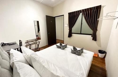 Downtown George Town House | Madras Inn 58-1