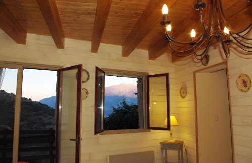 Jujols House | Madres Coronat