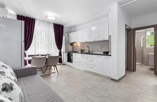 Mamaia-Sat Apartment | Maeve - Pool & Spa Beach Resort