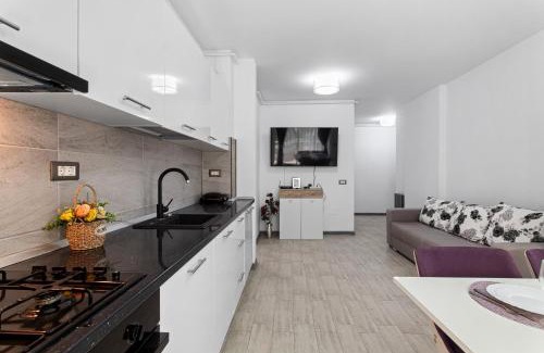 Mamaia-Sat Apartment | Maeve - Pool & Spa Beach Resort
