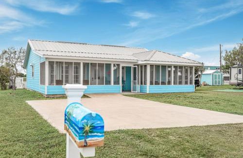 Port Lavaca House | Mag Beach Refuge - Bayfront